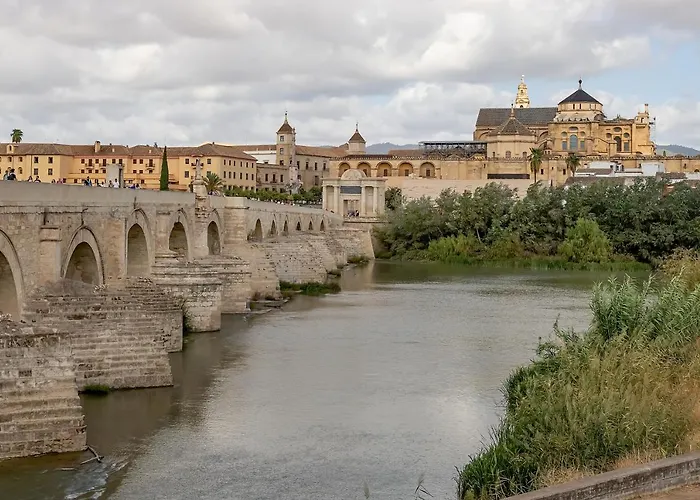 Bhost - La Catedral דירה *