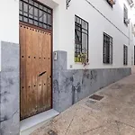 Bhost - La Catedral 公寓 *